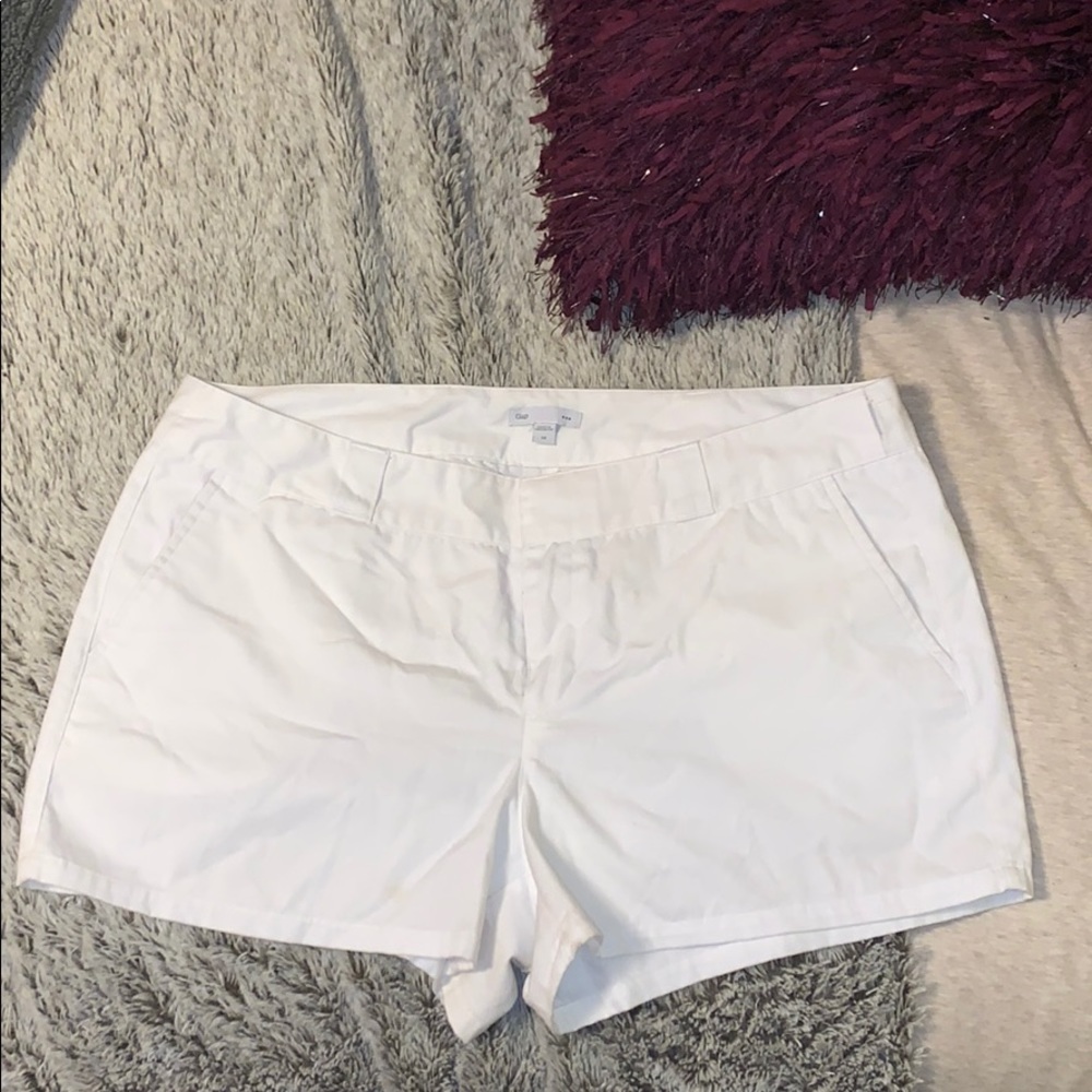 GAP white shorts